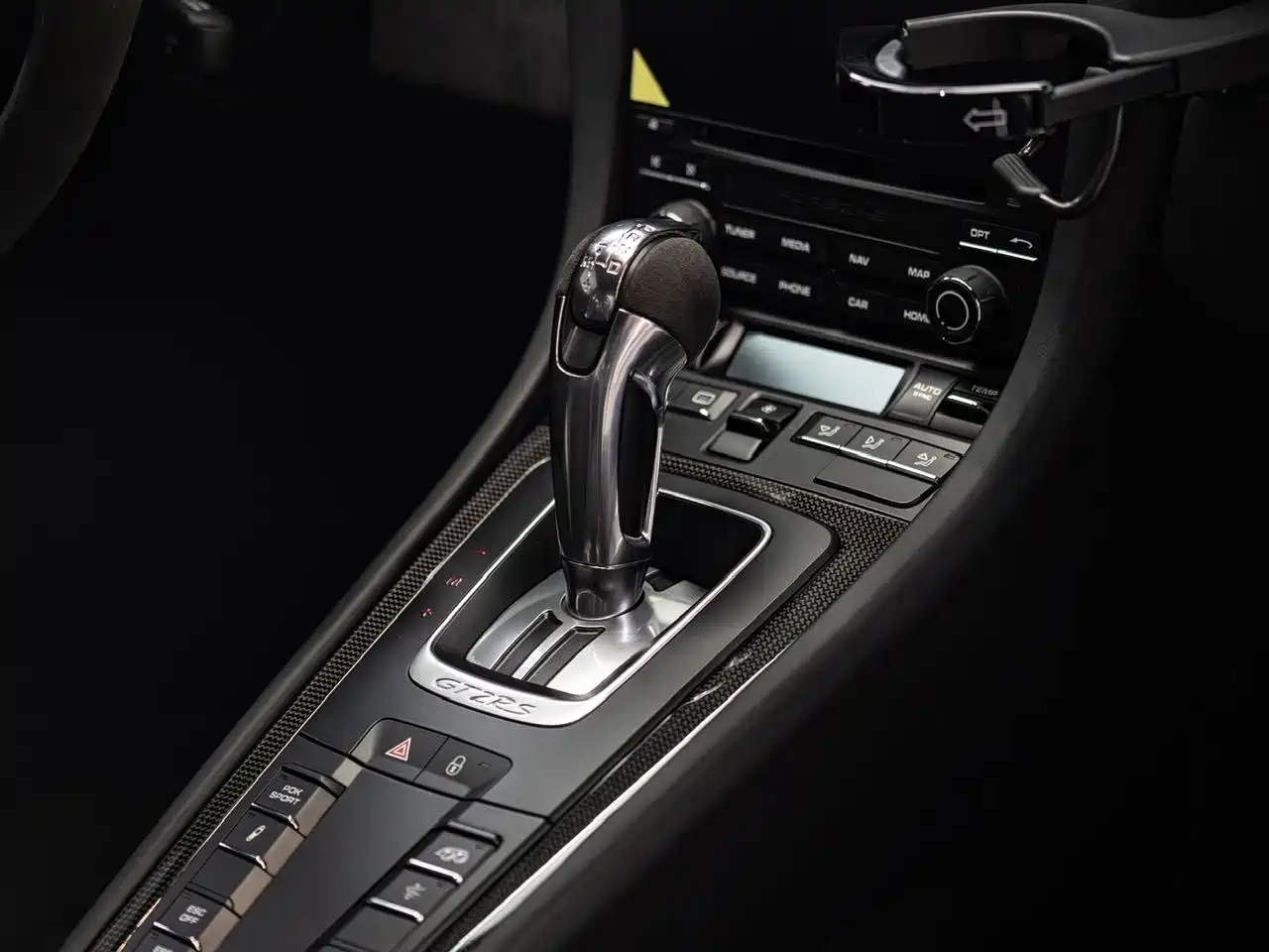 Porsche 911 2018 GT2 RS 3.8T фото 10
