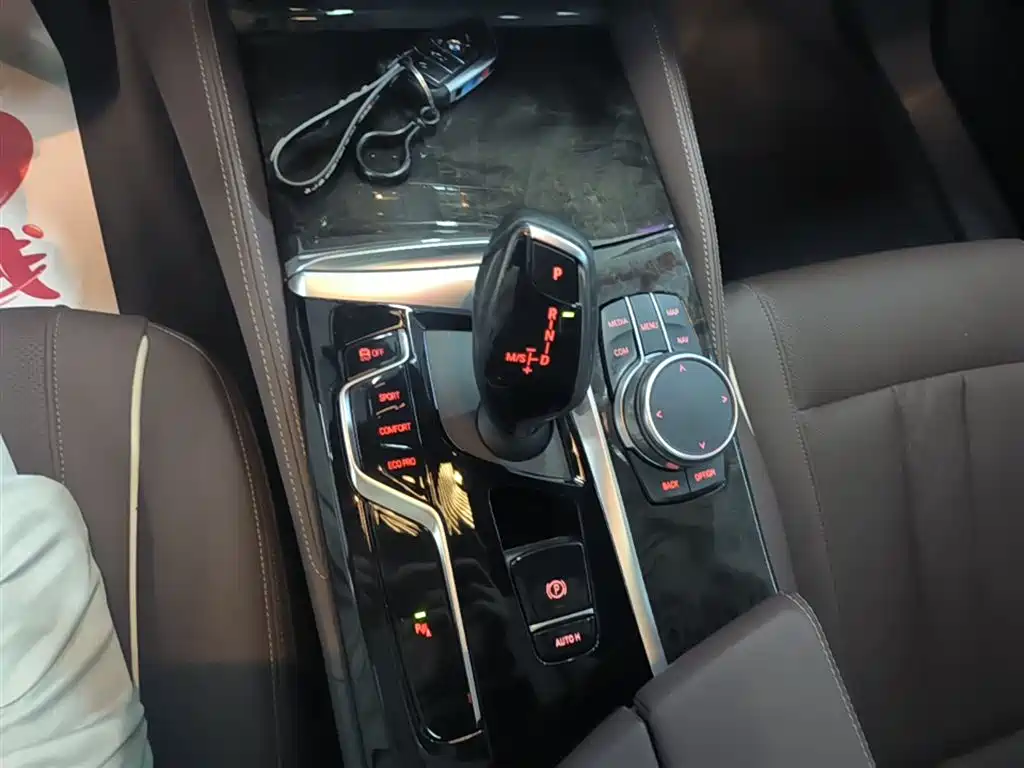BMW 5 Series 2022 Model Second Facelift 525Li M Sport Package фото 14