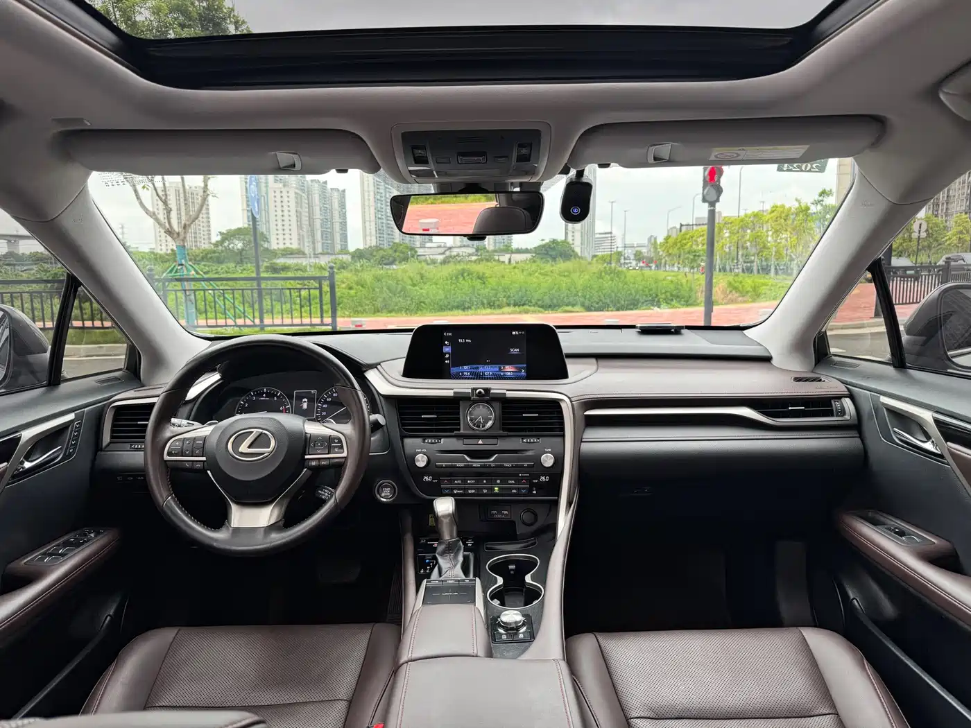 Фото 10 - Lexus RX