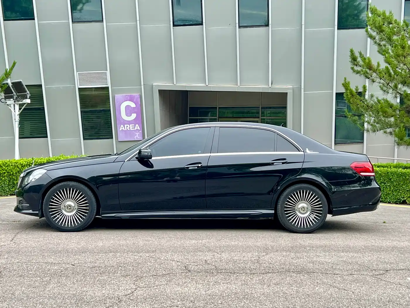 Mercedes-Benz E-Class 2015 E 260 L Sport фото 4