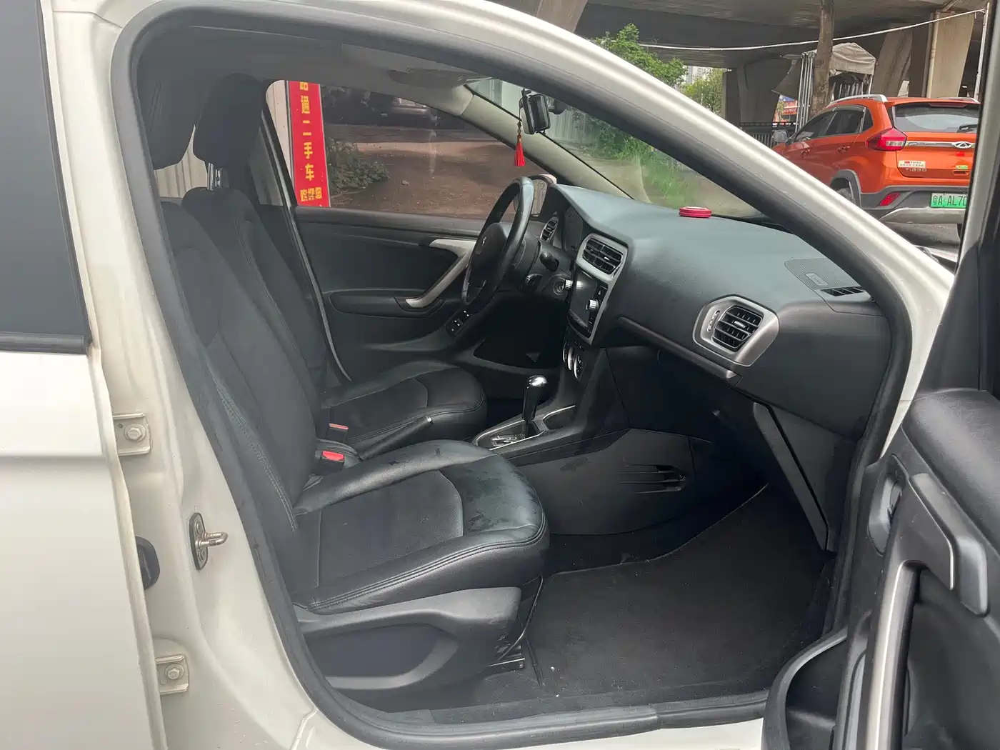 Peugeot 301 2014 1.6L Automatic Luxury Edition фото 15
