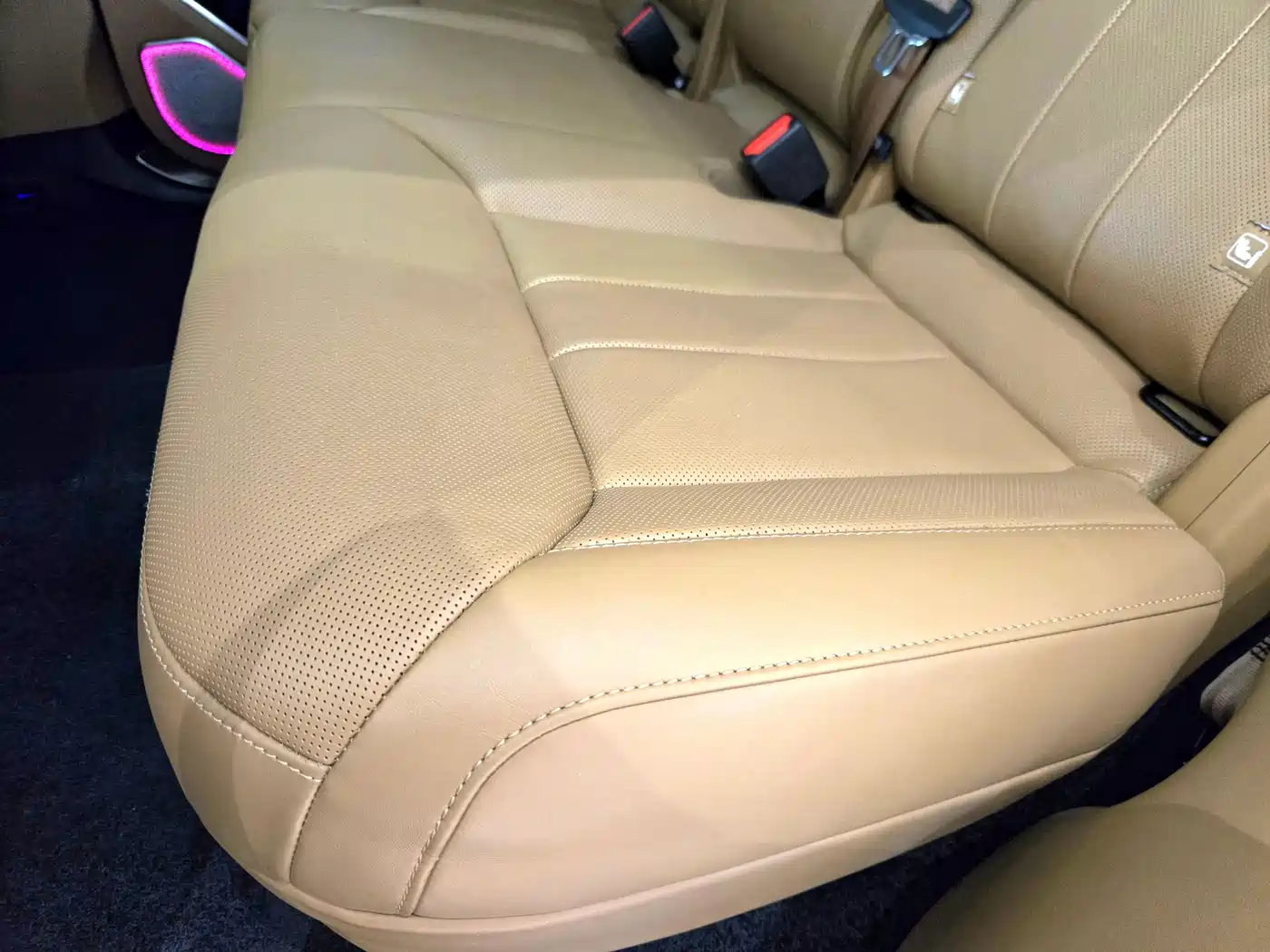 Land Rover Range Rover 2024 3.0 L6 360PS Golden Age Edition фото 13