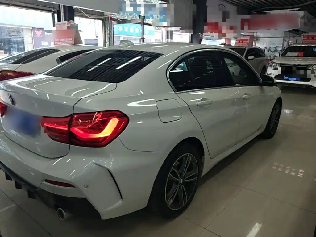 BMW 1-SERIES