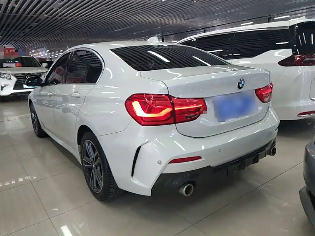 BMW 1-SERIES