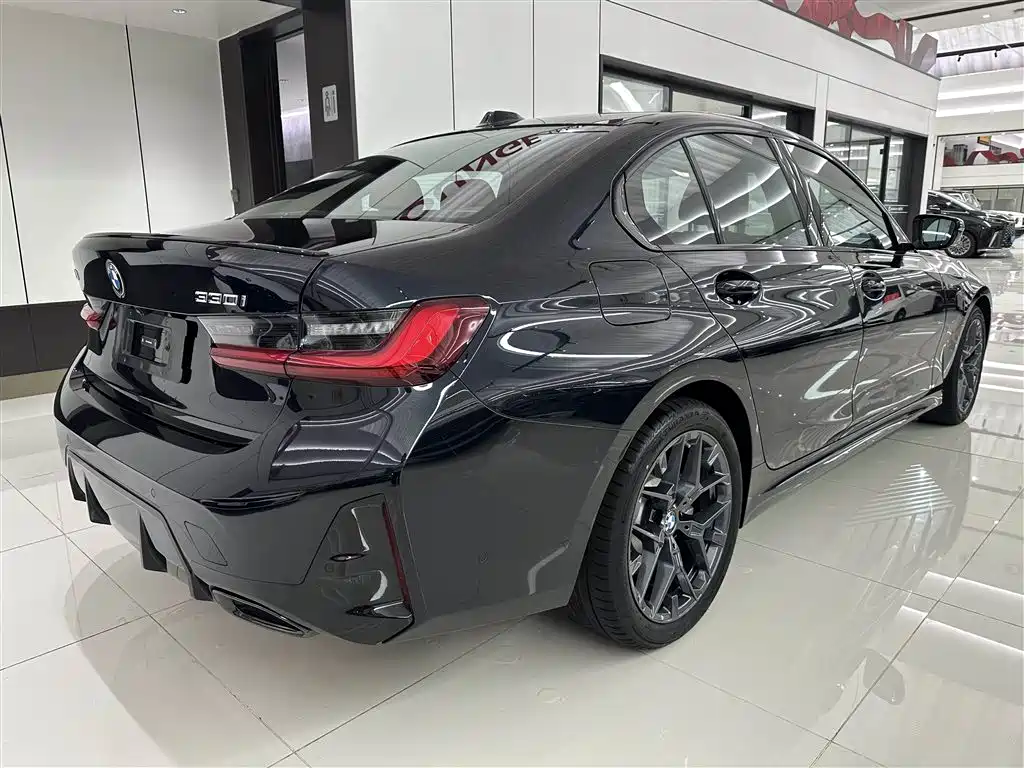 BMW 3-SERIES