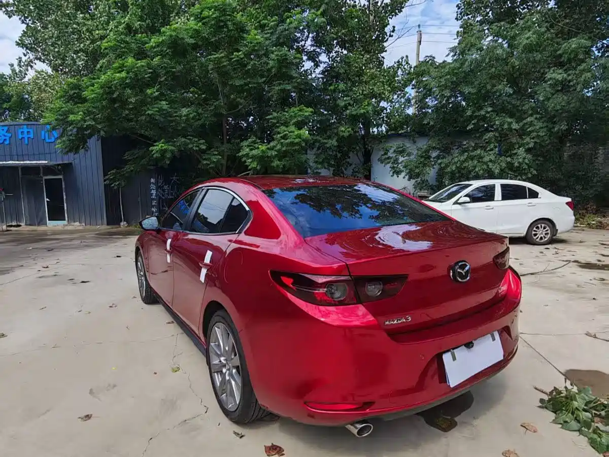 Фото 13 - Mazda Mazda 3