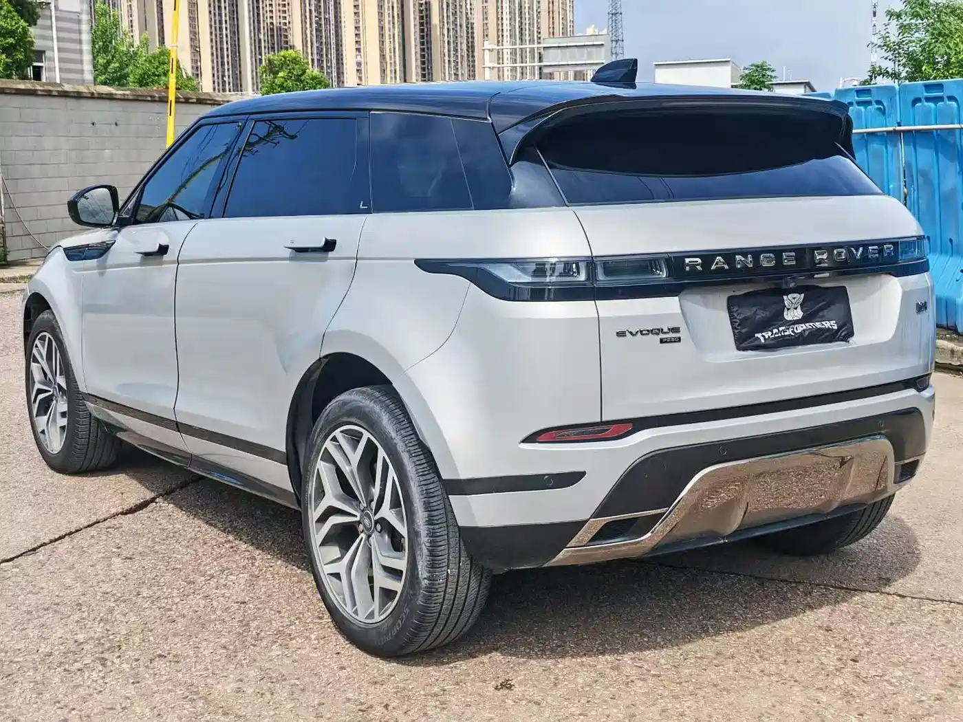 Land Rover Range Rover Evoque 2022 Range Rover Evoque L 249PS R-Dynamic Luxury Edition фото 7