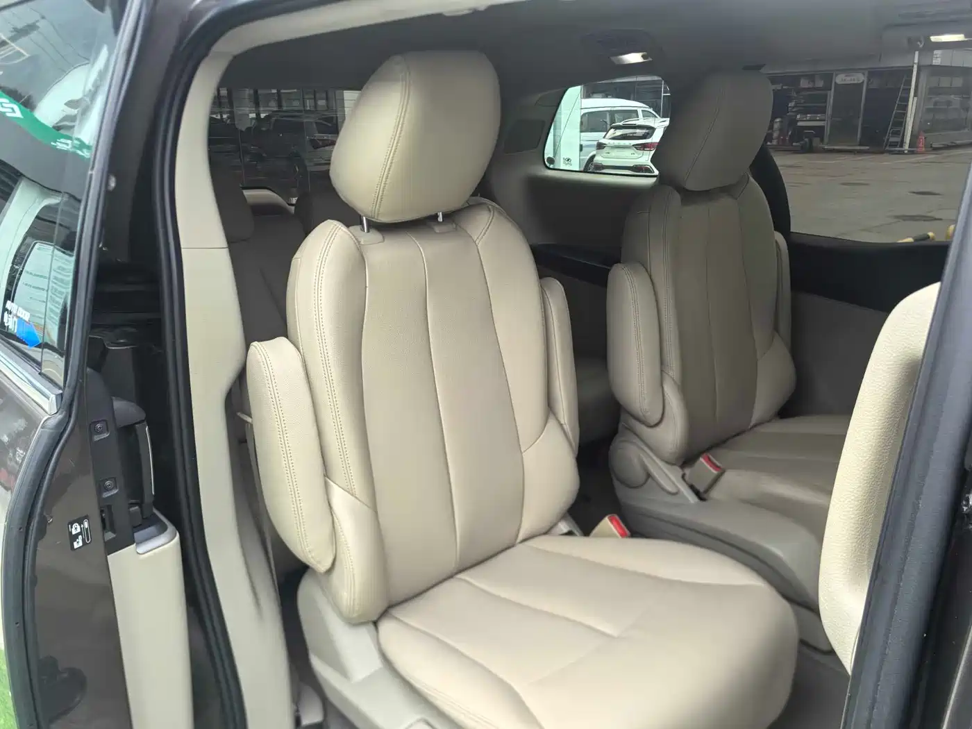 Buick GL8 2014 2.4L CT Luxury Business Comfort фото 13