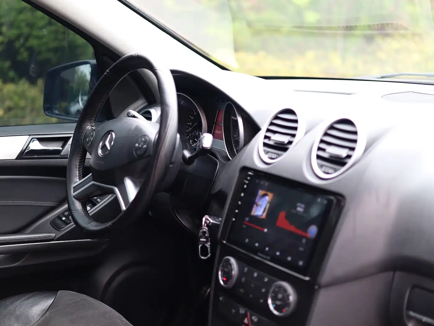 Mercedes-Benz M-Class 2010 ML 300 4MATIC фото 27