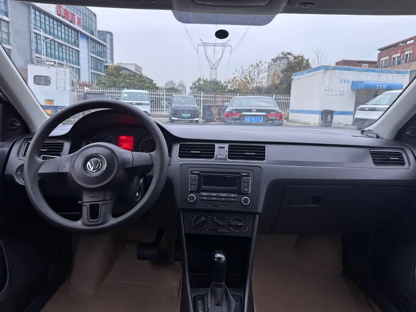 Volkswagen Santana 2013 1.6L Automatic Trend Edition фото 12