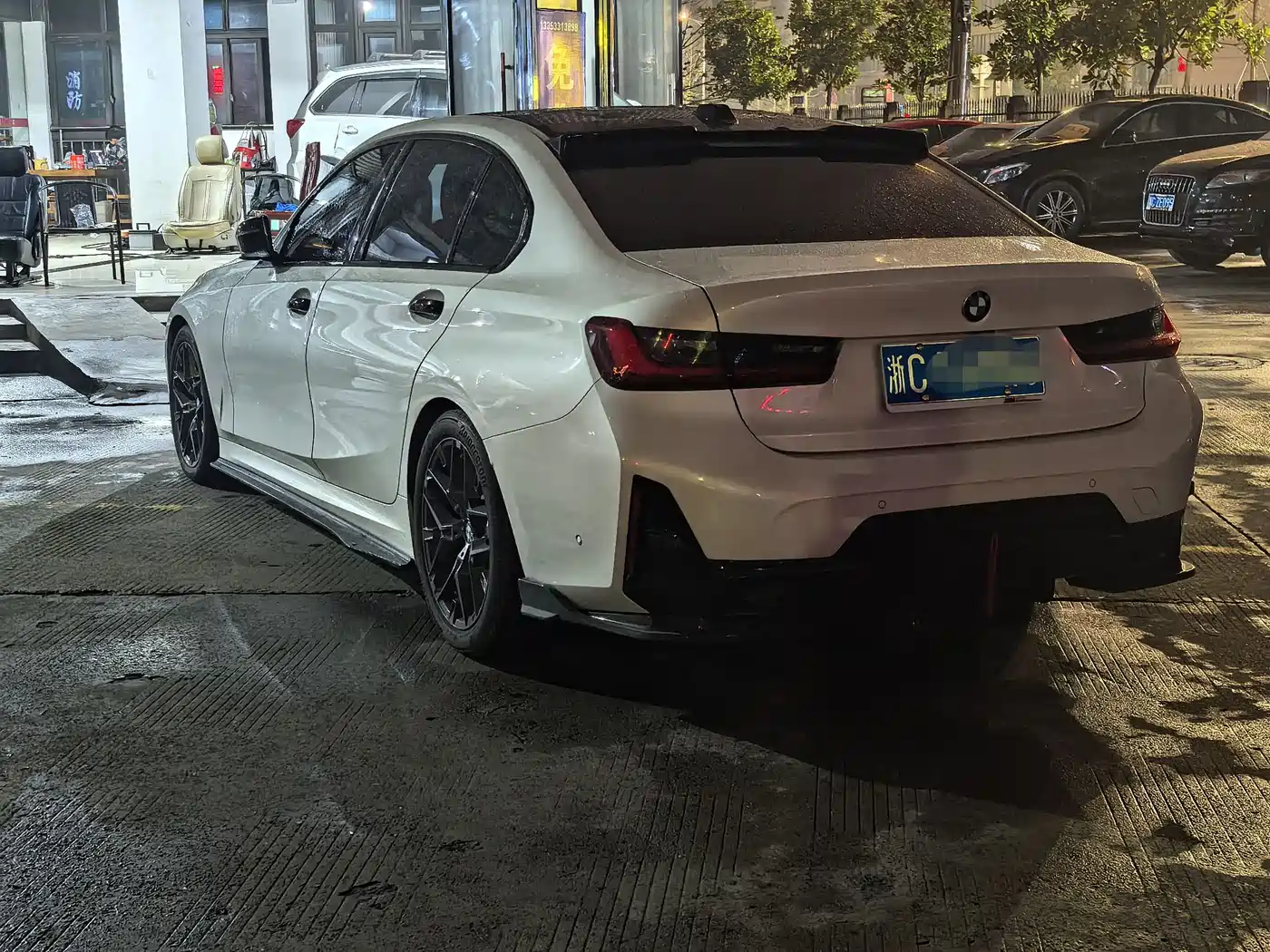 BMW 3 Series 2025 330Li M Sport Night Edition фото 7