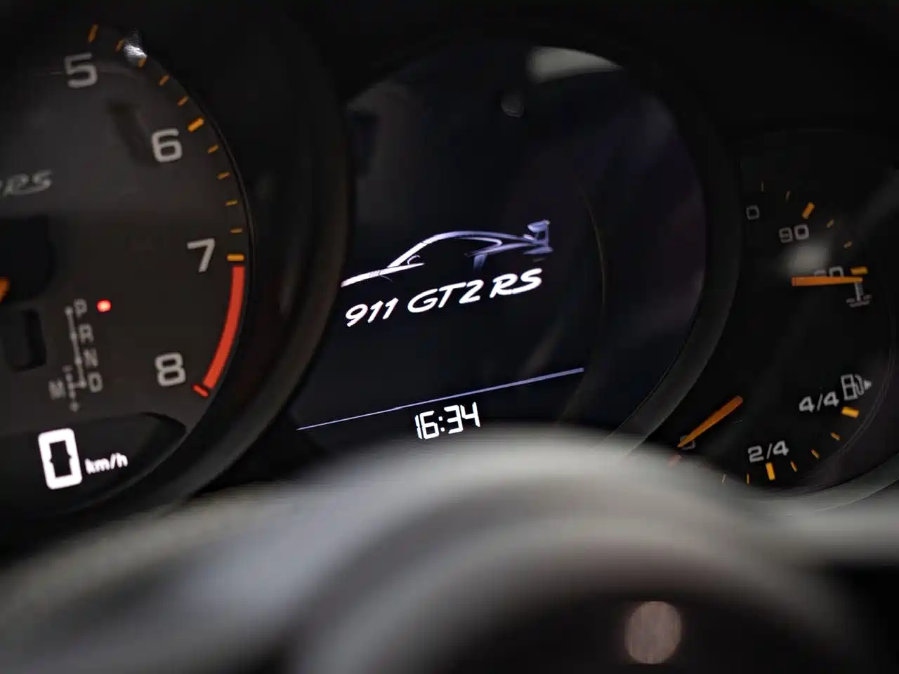 Porsche 911 2018 GT2 RS 3.8T фото 9