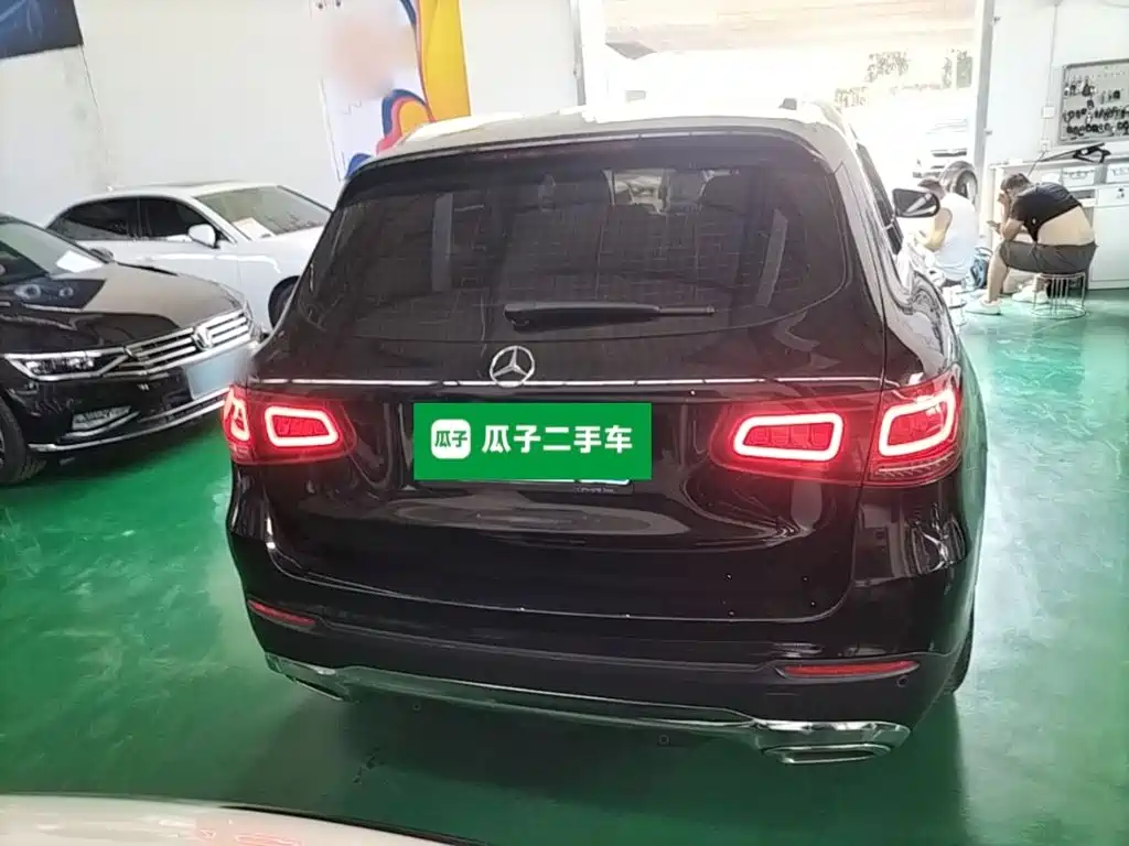 MERCEDES-BENZ GLC