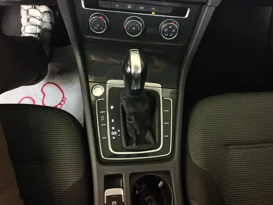 Volkswagen Golf 2020 Beloved Edition 280TSI DSG Comfort фото 16