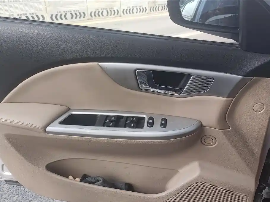 Buick Excelle 2011 1.6LX-AT фото 7