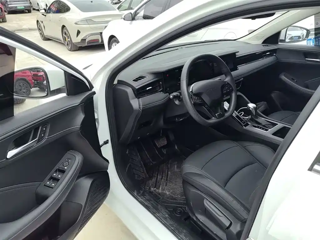 Roewe i5 2026 2026 1.5L CVT Luxury