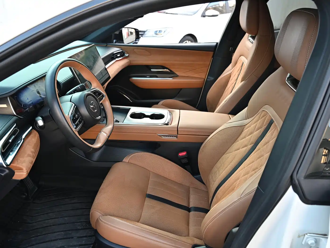 Фото 6 - Mazda EZ-6