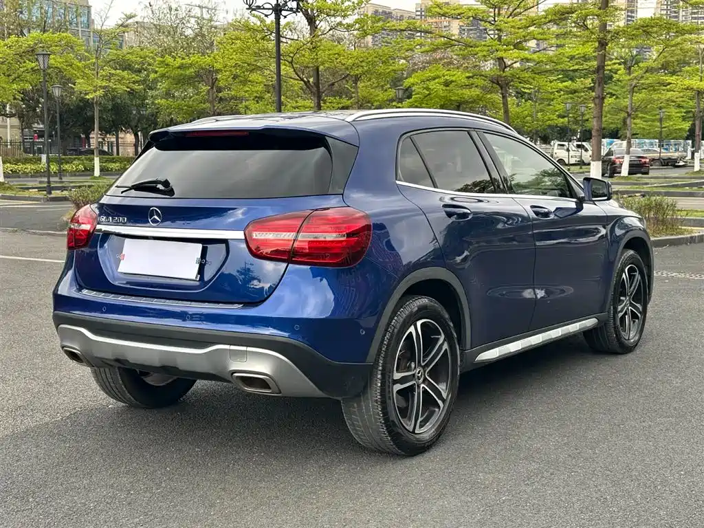 Mercedes-Benz GLA 2018 GLA 200 Fashion фото 16