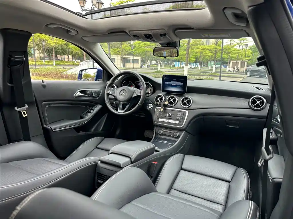 Mercedes-Benz GLA 2018 GLA 200 Fashion фото 9