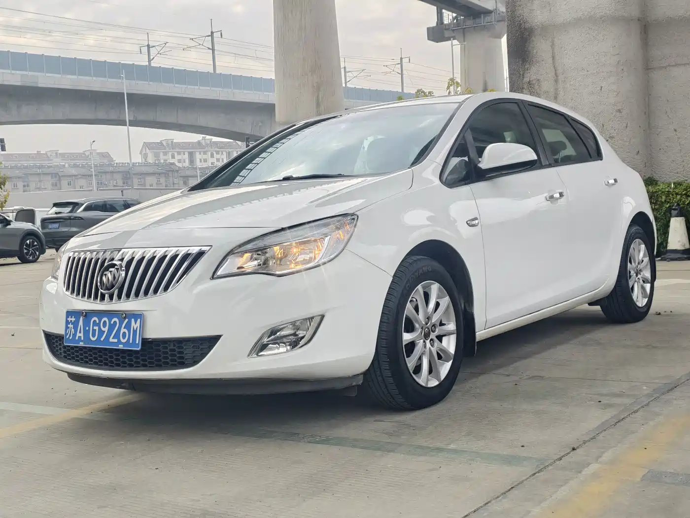Buick Excelle 2014 XT 1.6L Automatic Fashion фото 2