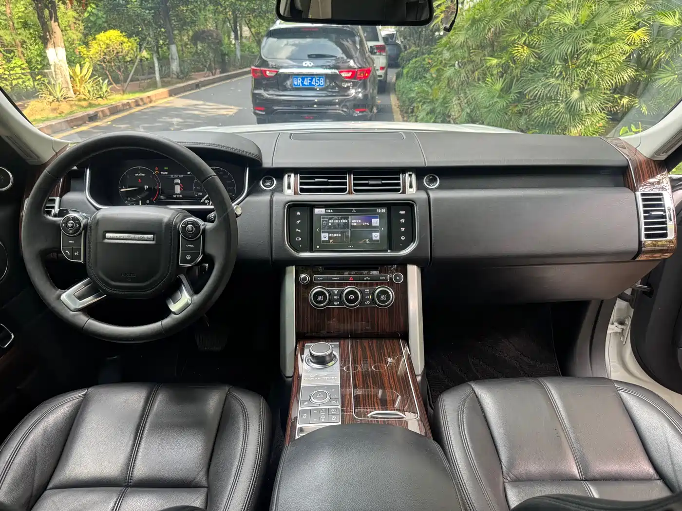 Land Rover Range Rover 2015 3.0 TDV6 Vogue фото 11