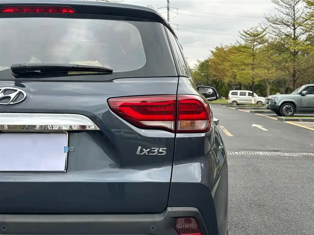 Hyundai Beijing Hyundai ix35 2018 2.0L Automatic 2WD Zhiyong·Enjoyment Edition фото 14