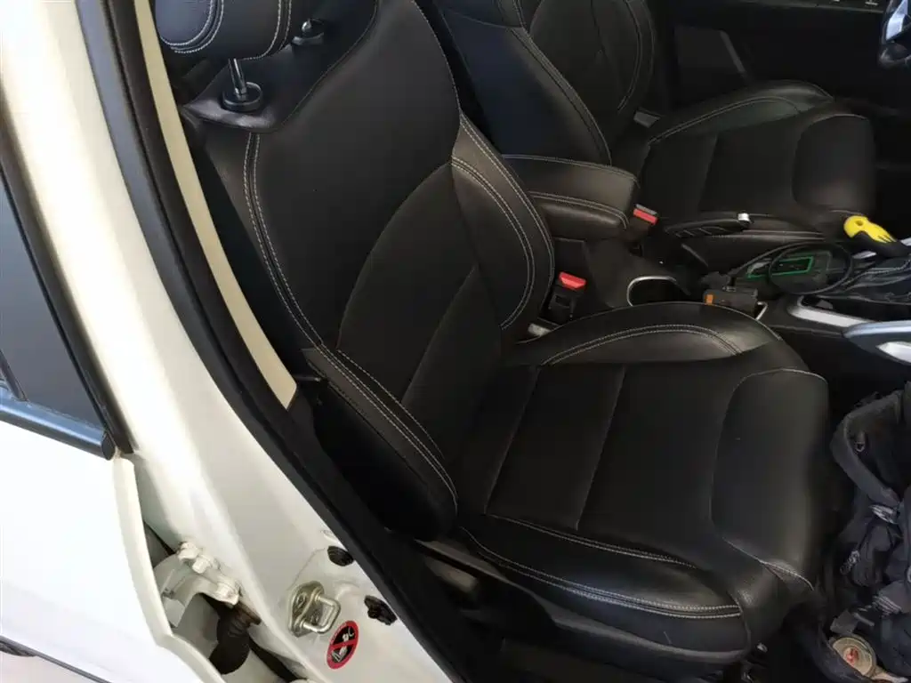 Фото 25 - Geely Vision X3
