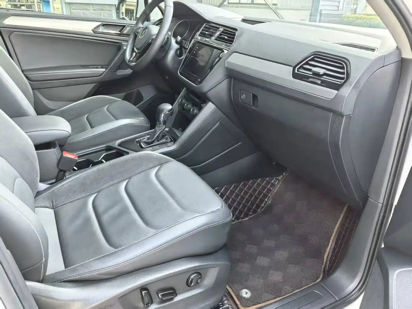 Volkswagen Tiguan L 2021 330TSI Automatic 2WD Comfort фото 8