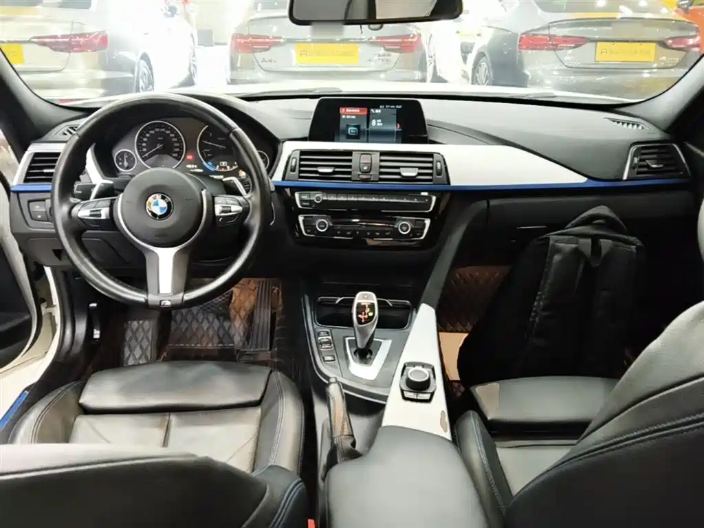 BMW 3 Series 2019 320i M Sport Package фото 10