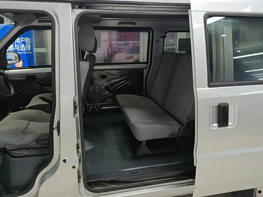 Wuling Motors Wuling Rongguang 2014 2011 1.2L Base Model