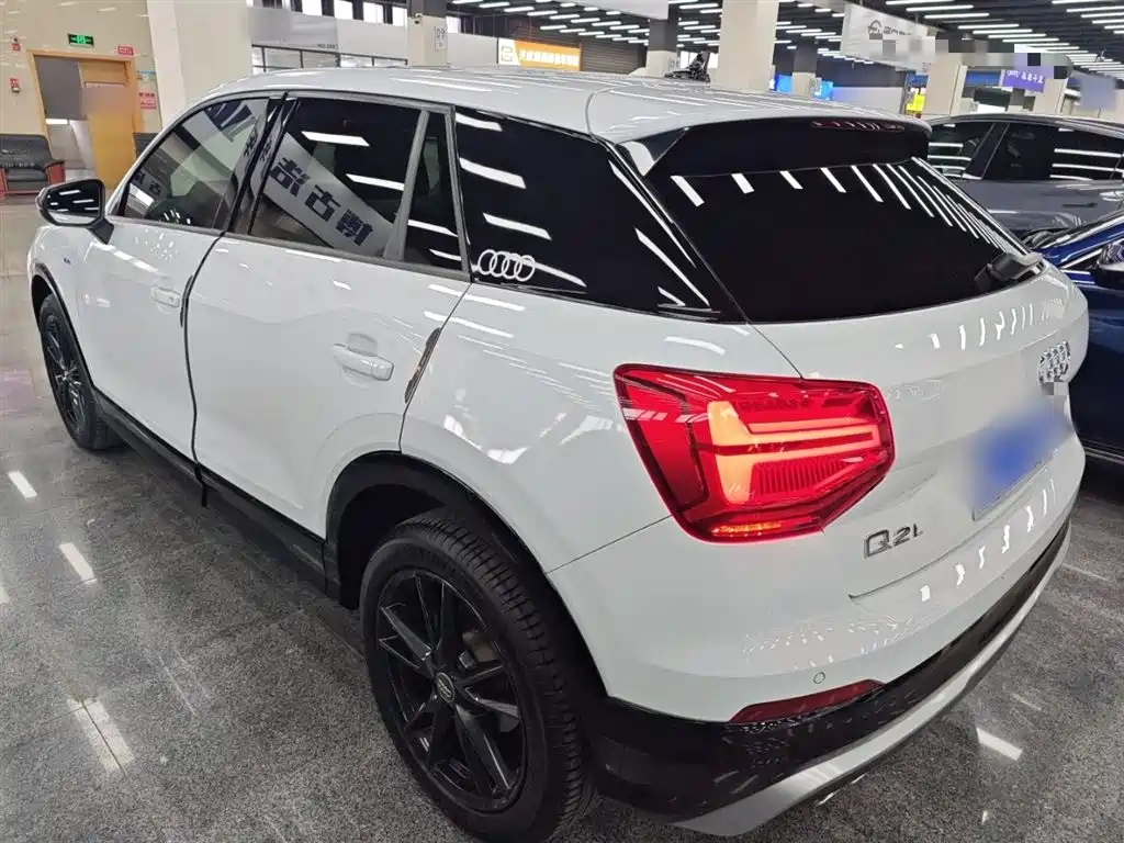 Audi Q2L 2018 35 TFSI Launch Exclusive Edition China VI фото 5