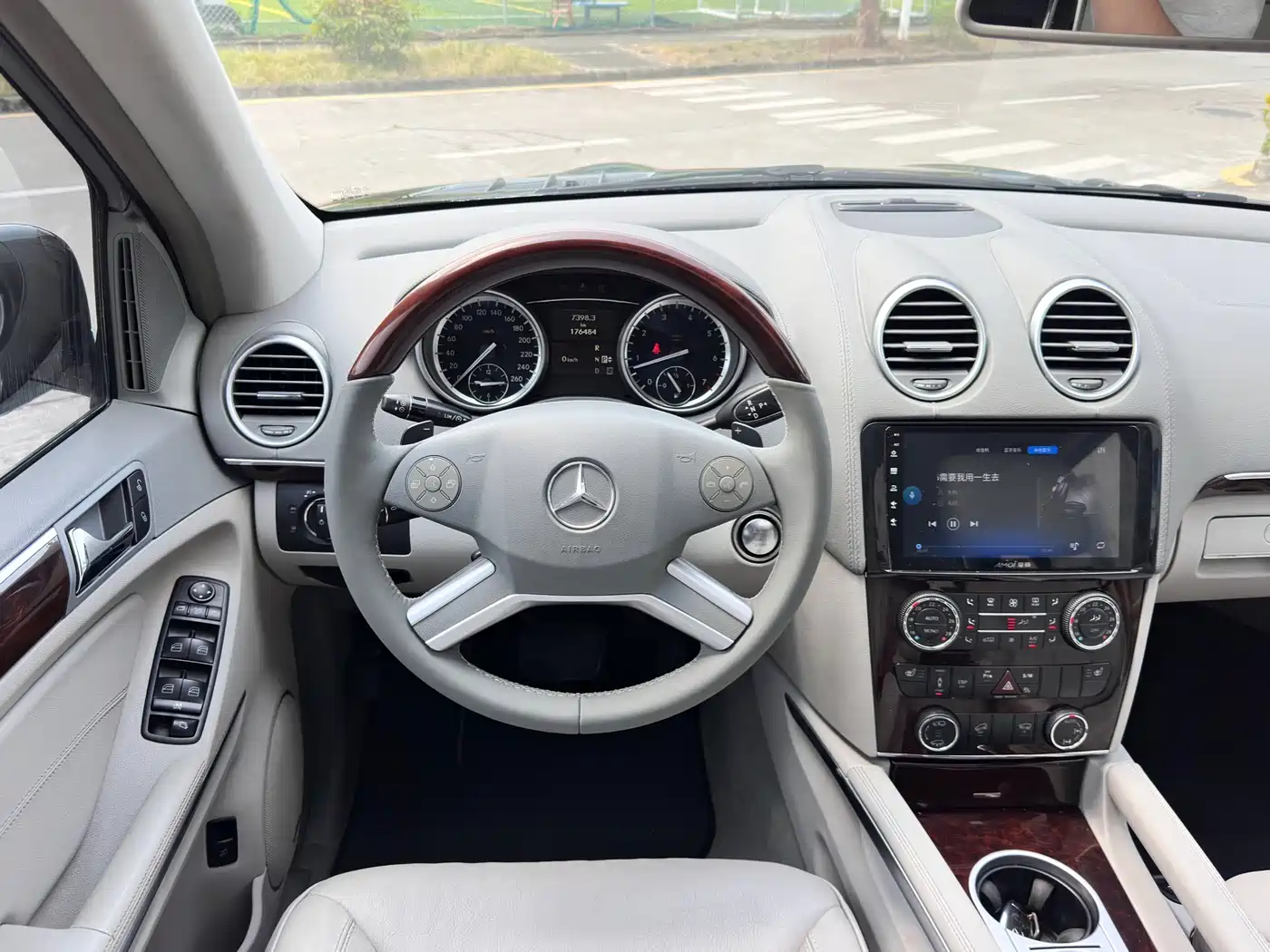 Mercedes-Benz GL-Class 2011 GL 450 4MATIC Premium фото 12