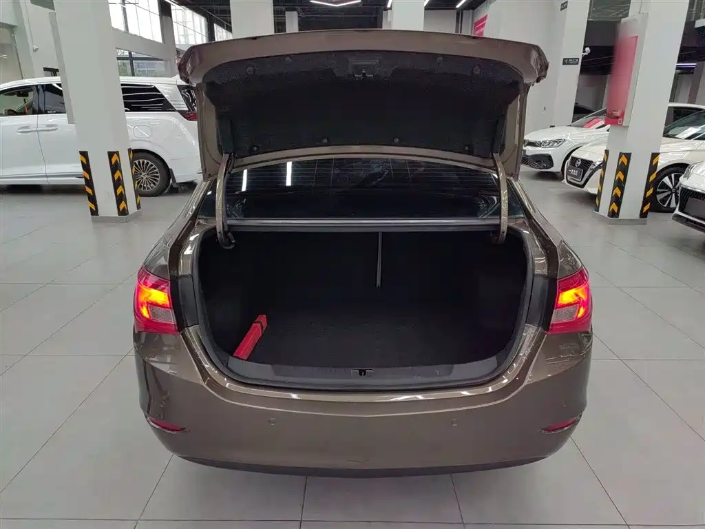 Buick Excelle 2016 15N Automatic Elite фото 19