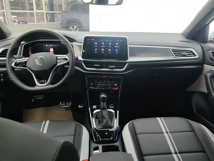 Volkswagen T-ROC 2024 300TSI DSG 2WD Morning Light Edition фото 12
