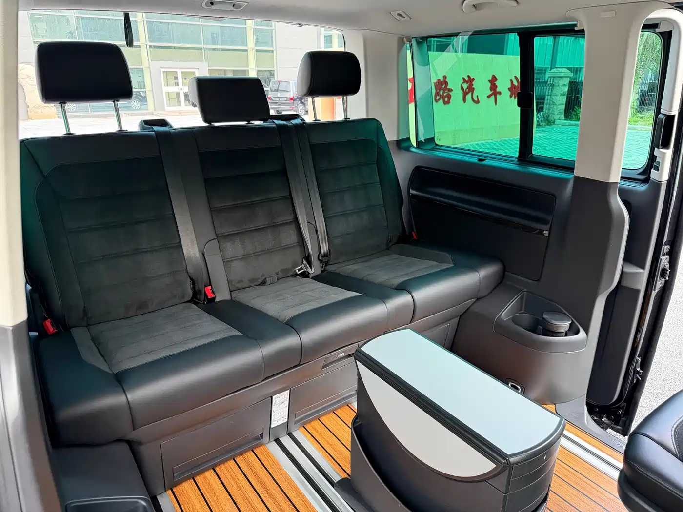 Volkswagen Multivan 2018 2.0TSI 2WD Luxury Edition 7-Seater фото 22