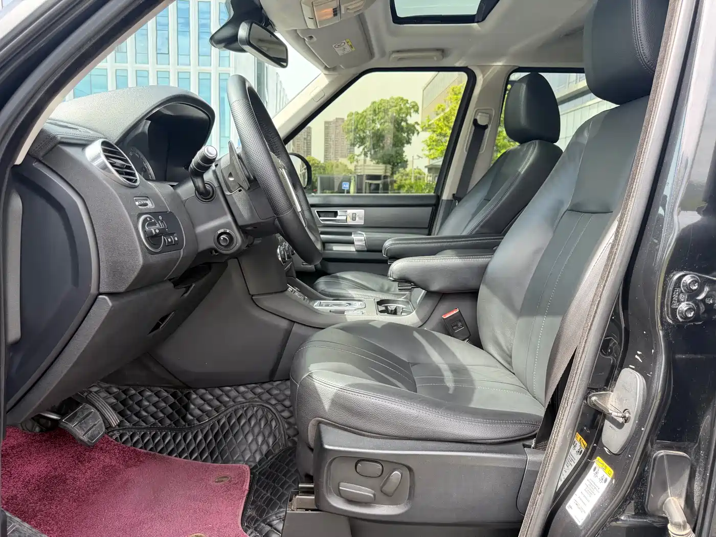 Land Rover Discovery 2015 3.0 SDV6 HSE Diesel фото 20