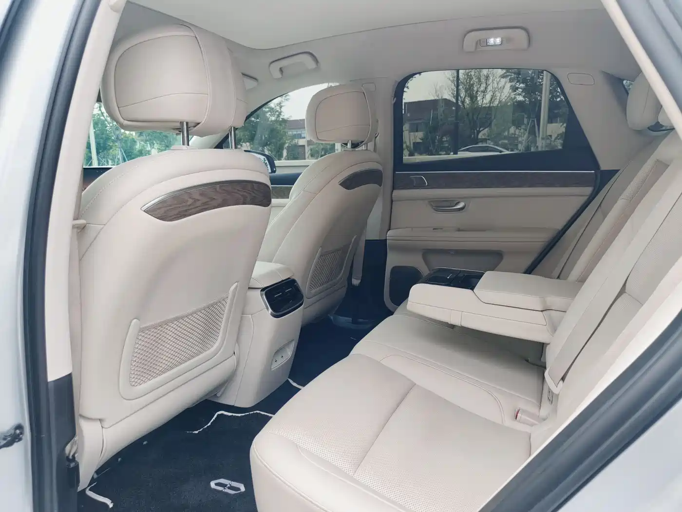 AITO Wenjie AITO M5 2022 Pure Electric RWD Standard Edition фото 5