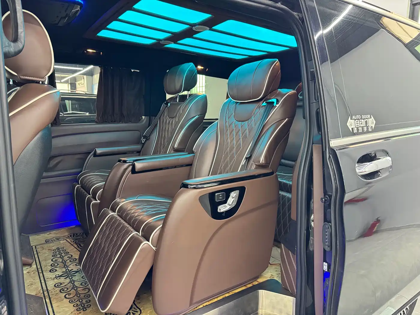 Mercedes-Benz Vito 2018 2.0T Business Edition China VI фото 10