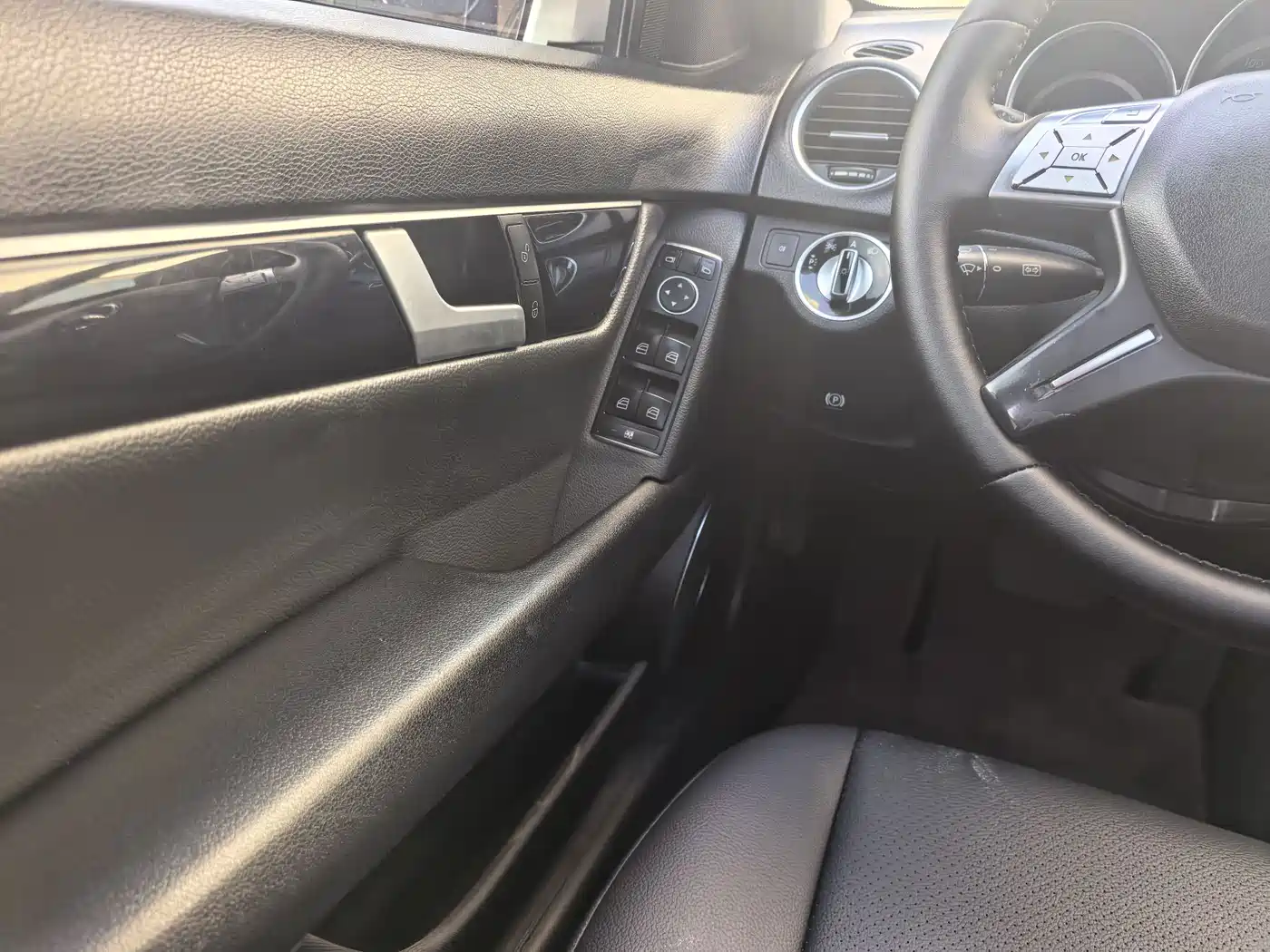 Mercedes-Benz C-Class 2011 C 180K Classic фото 13
