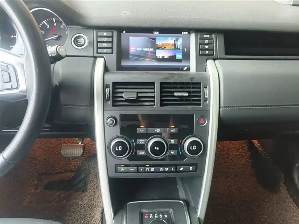 Land Rover Discovery Sport 2016 2.0T SE фото 13