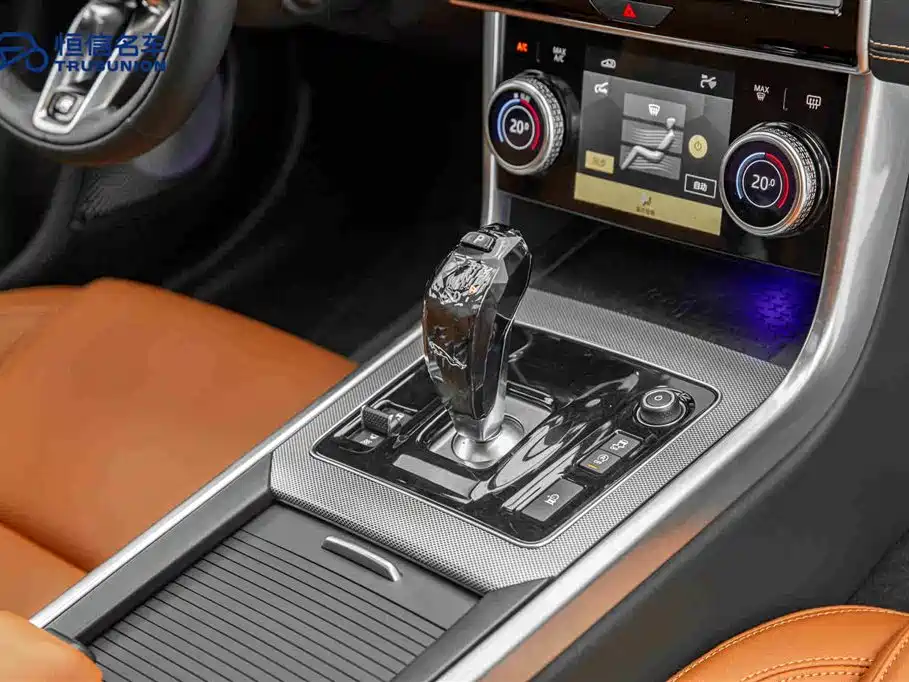 Jaguar XEL 2025 2.0T 250PS R-DYNAMIC 90th Anniversary Edition фото 19