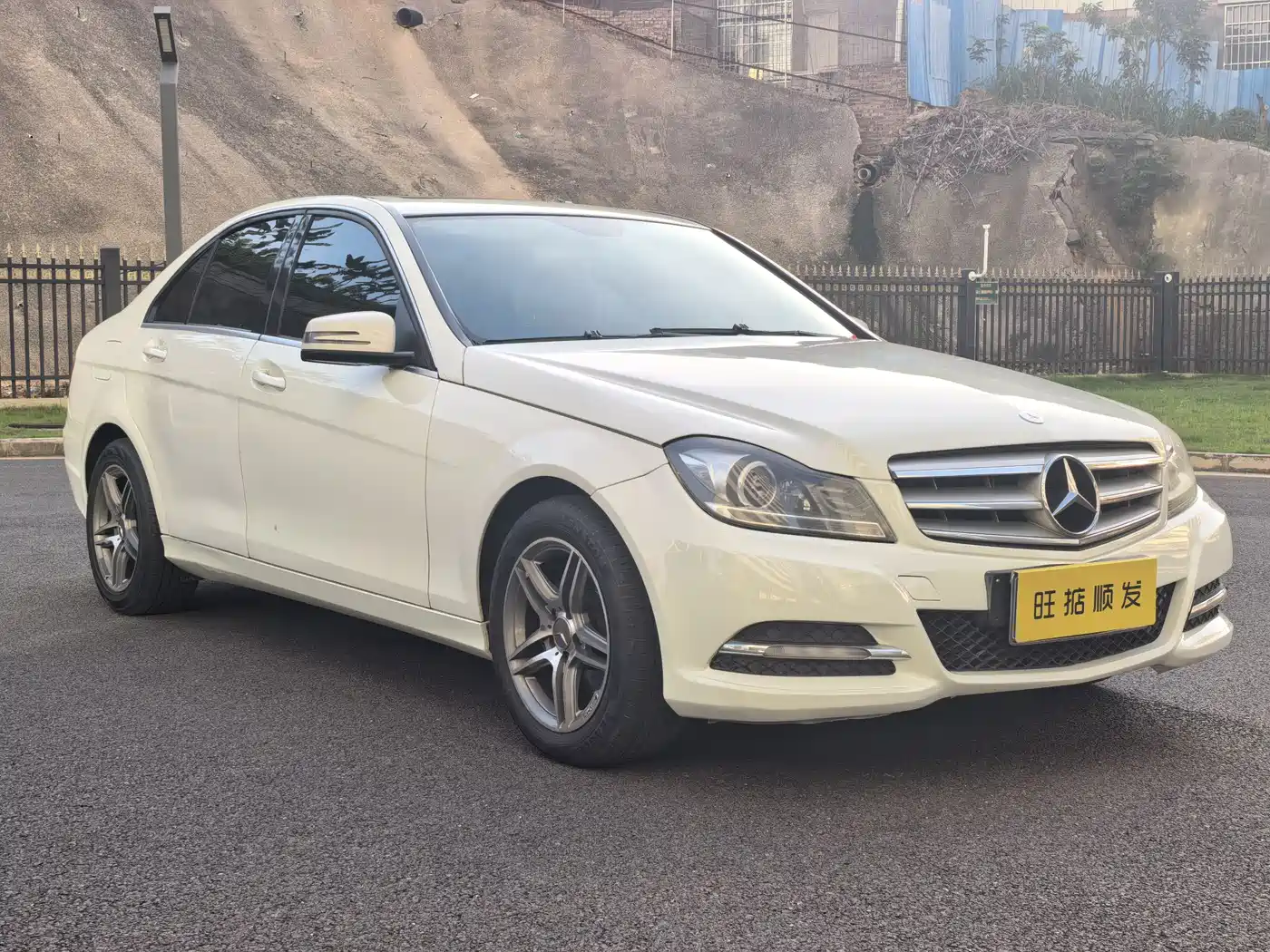 Mercedes-Benz C-Class 2011 C 180K Classic фото 3
