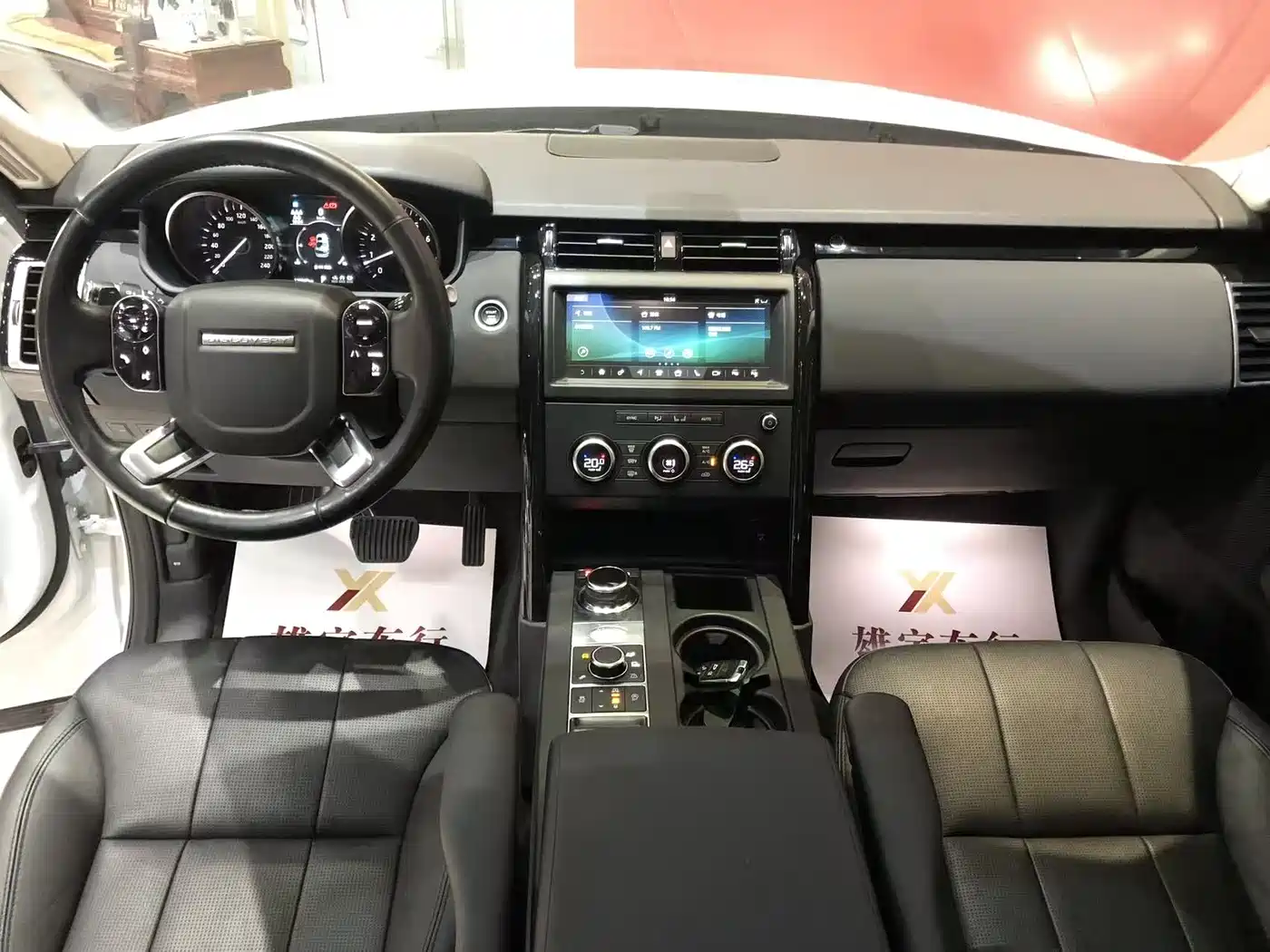 Land Rover Discovery 2018 3.0 SC V6 SE фото 13