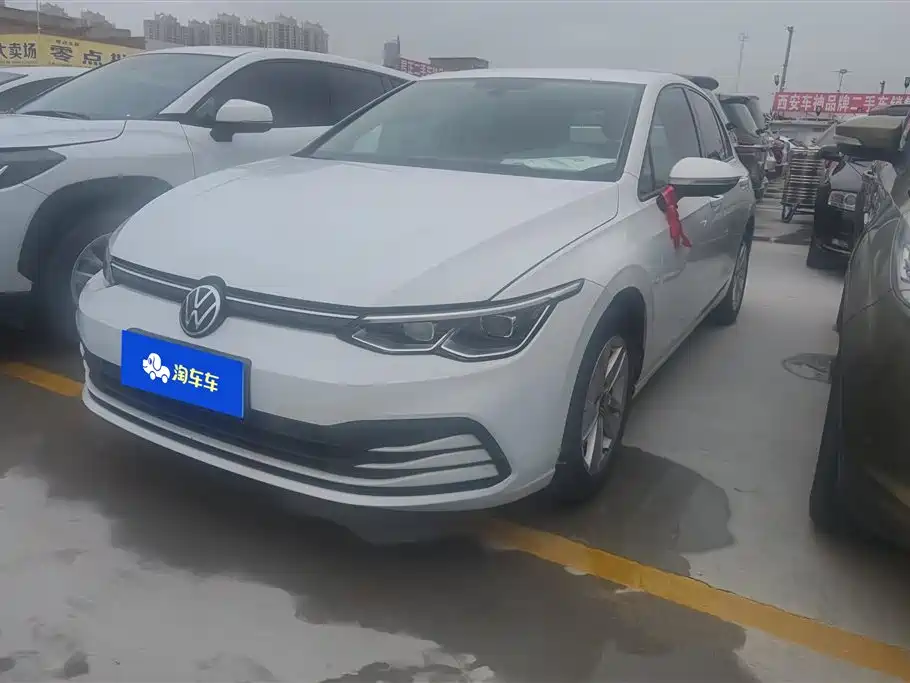 Volkswagen Golf 2021 200TSI DSG