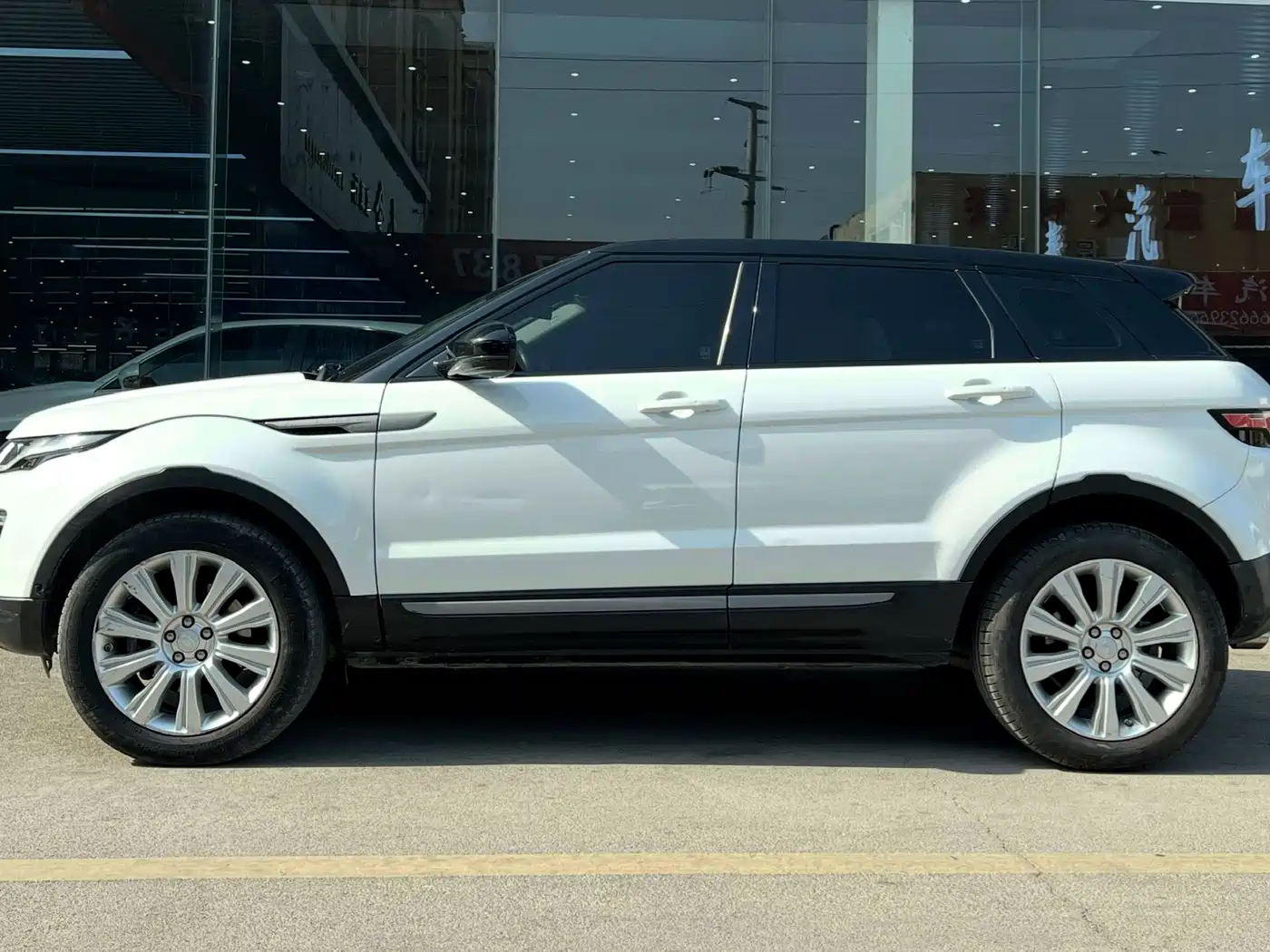 Land Rover Range Rover Evoque 2018 240PS SE Smart Edition фото 3