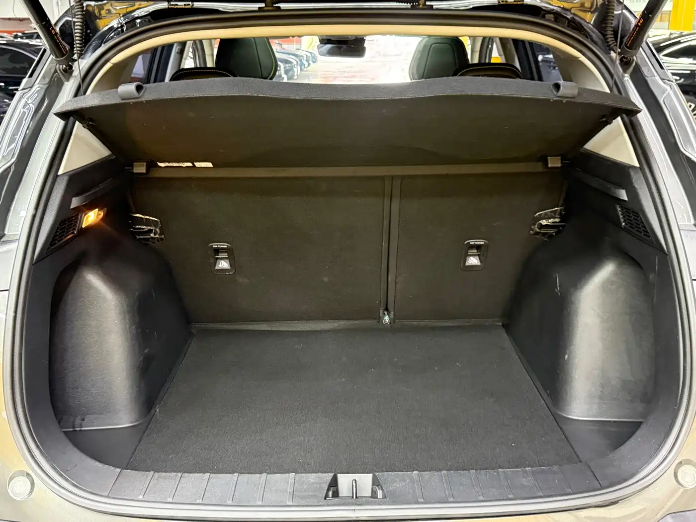 Фото 27 - Geely Binyue