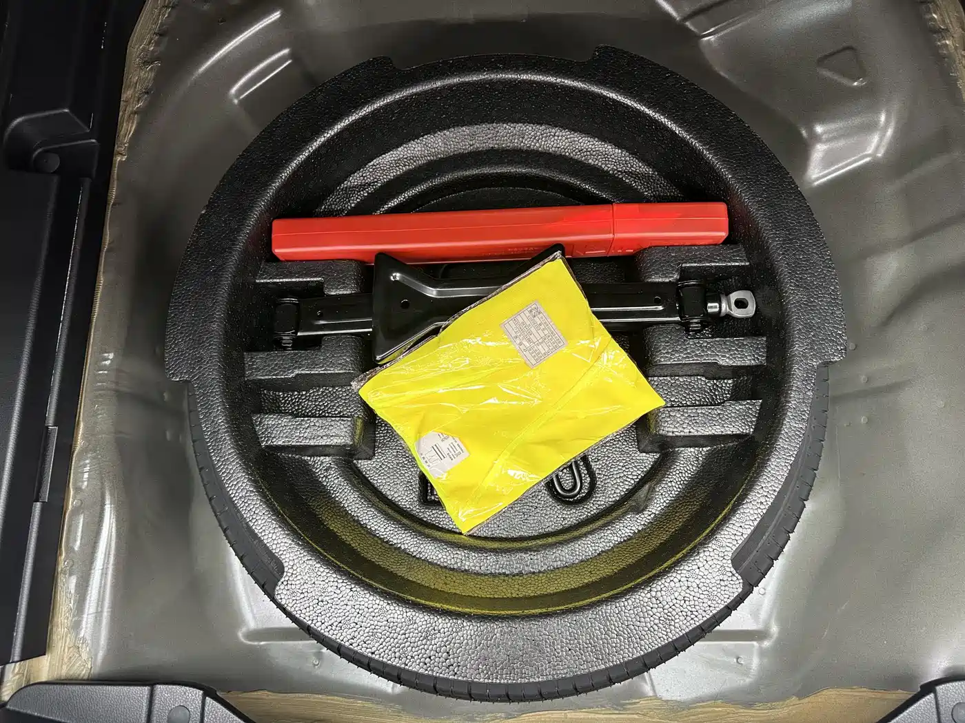 Haval M6 2023 PLUS 1.5T DCT Luxury Smart Connect фото 18