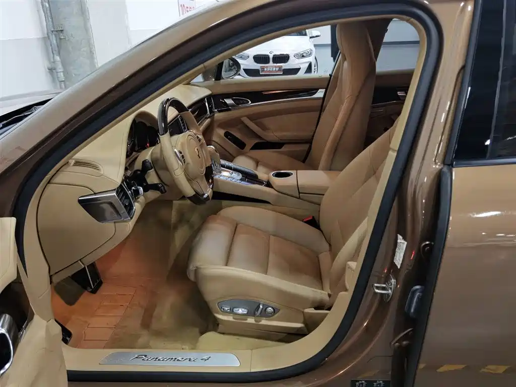 Porsche Panamera 2014 Panamera 4 3.0T фото 10