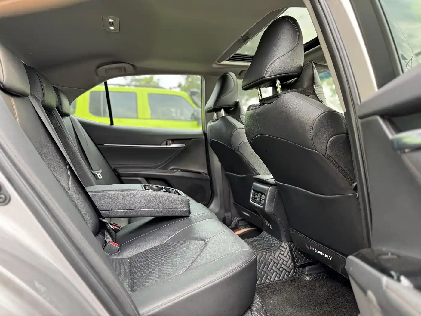 Toyota Camry 2023 2.0G Luxury Edition фото 9