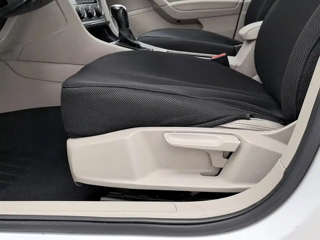 Volkswagen Golf 2016 230TSI Automatic Comfort фото 20